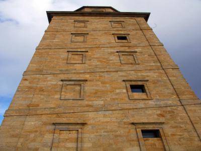 Detalle de la fachada de la torre de Hércules