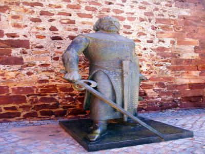 Estatua del Rey Sancho I a la entrada al castillo de Silves
