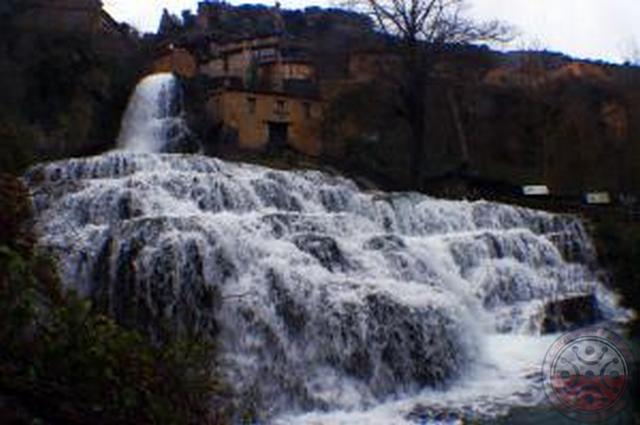 La cascada de Orbaneja en su máximo explendor