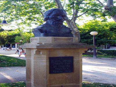 Estatua a Miguel Servet en el parque del mismo nombre