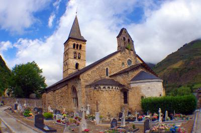  Cementerio tras la iglesia de Santa María