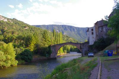 Puente de Guerri sobre el rio Noguera Pollaresa