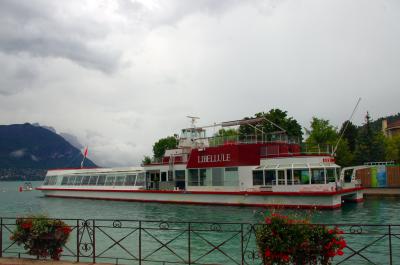 Antiguo barco  le Libellule convertido hoy en restaurante