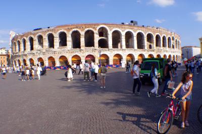 La Arena de Verona, antiguo anfiteatro construido en el siglo I d.C.