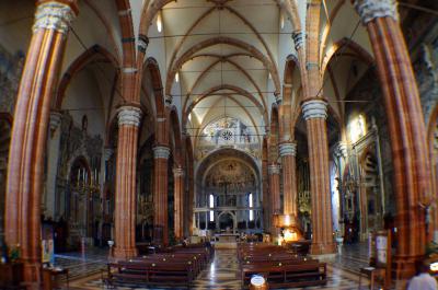 Nave central de la Catedral de Verona