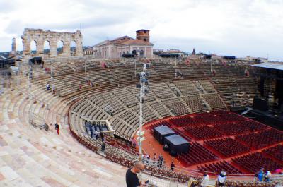 El Anfiteatro elíptico de Verona tiene 110 x 160 metros de diámetro