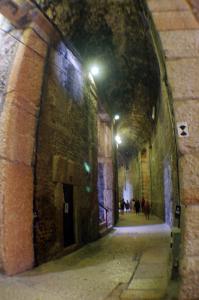 Pasillo bajo las gradas del anfiteatro de Verona