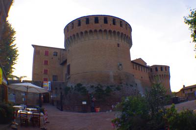 El castillo de Sforza desde el restaurante contiguo