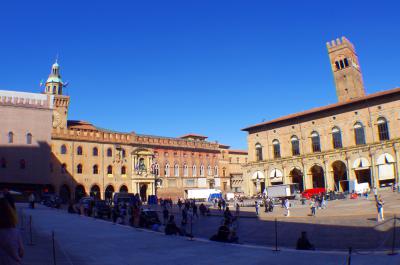 Piazza Maggiore de Bologna y Palacio del Podesta