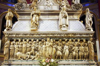 Detalle del Arca de mármol con los restos de Santo Domingo de Guzman
