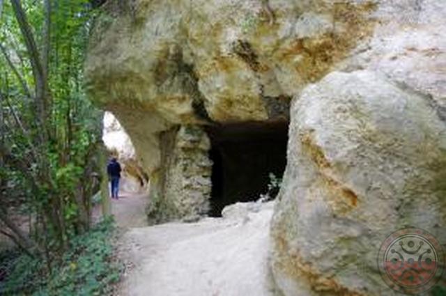 Entrada a una cueva