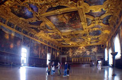 Magnífico salón en el Palacio Ducal
