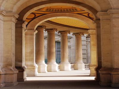 Columnata semicircular en Palais Longchamp
