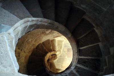 Vista picado de la escalera de caracol en las Carnicerías Reales