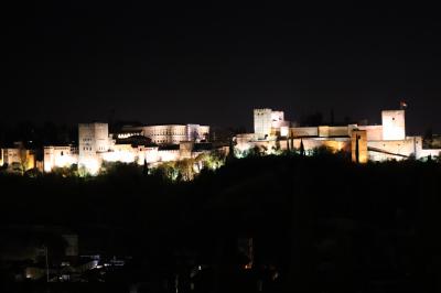 Vista nocturna de la Alhambra desde el mirador de San Nicolás