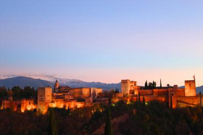Atardecer en el mirador de San Nicolas sobre la Alhambra