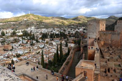 Panorámica de Sacromonte y murallas de la Alhambra desde la Torre del Cubo