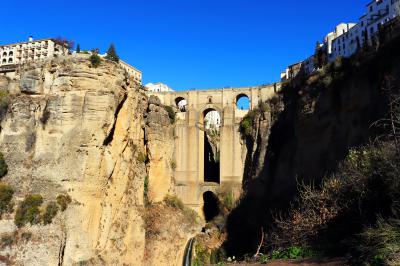 El icono de Ronda, el Puente Nuevo visto desde el Mirador del Viento