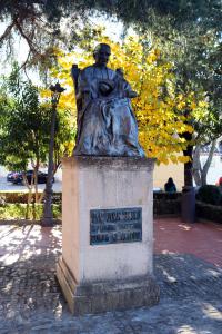 Monumento a San Juan Bosco, patrón de la Formación Profesional (;
