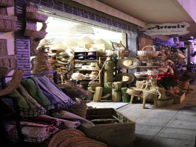 Comercio de venta de cestería artesanal