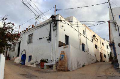 Calle típicamente andaluza en Nijar