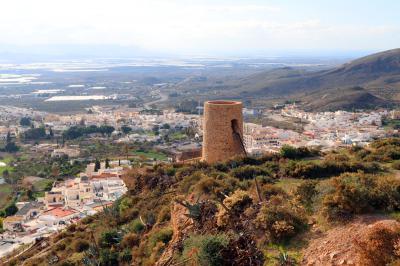Inmejorable panorámica de la Atalaya, Nijar y el Cabo de Gata