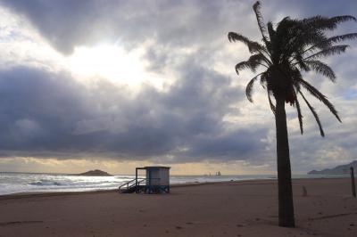 Día tormentoso en la playa del Lancón