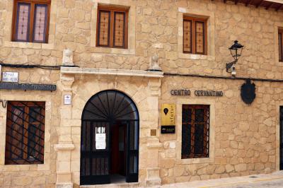 Museo Cervantino en la plaza de Juan Carlos I