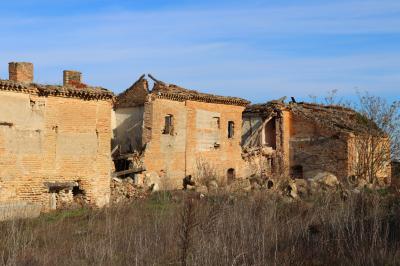 Edificios en estado de abandono y ruina