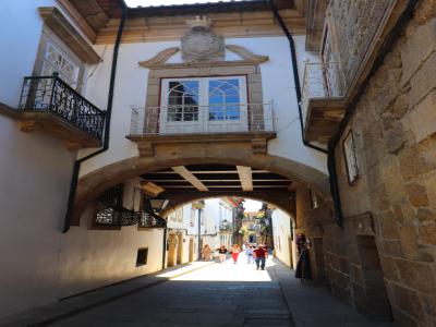 Rúa de Santa María bajo la Casa del Arco