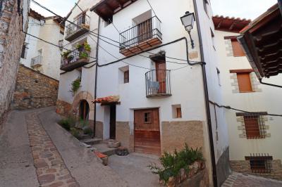 Calle en Linares de Mora