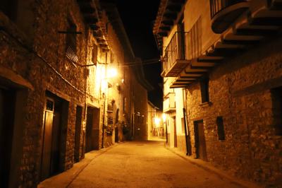 Calle nocturna en Cantavieja