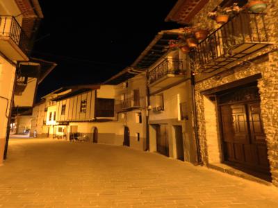 Calle nocturna en Cantavieja