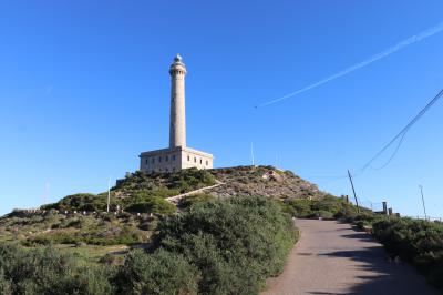 El faro del Cabo de Palos sobre una antigua torre vigila