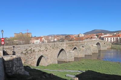 Puente románico en El Barco de Ávila