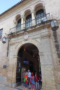 Acceso a las Caballerizas Reales de Córdoba