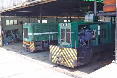 Talleres de máquinas locomotoras en uso en reparación