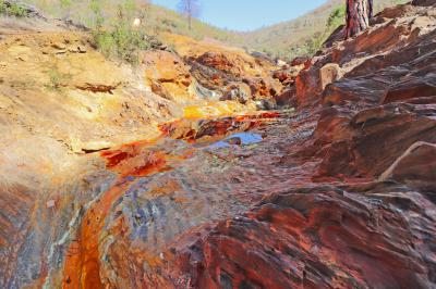 Formaciones de minerales en el origen del río Tinto