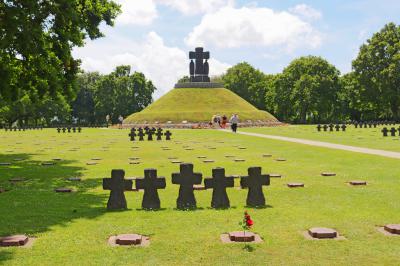 Cruces típicas en cementerios militares alemanes