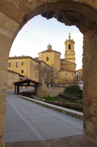 El monasterios desde la puerta de la calle la Cadena