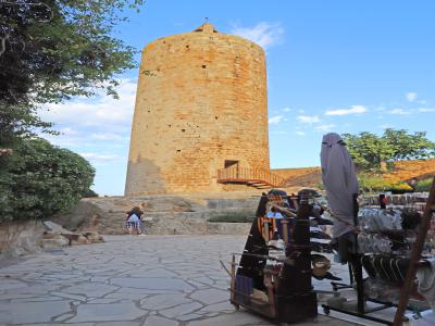 La torre del Reloj, resto del castillo de Pals