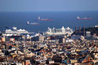 Panorámica del puerto de Barcelona desde el Parque Güell