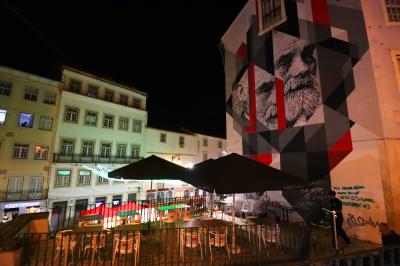 Arte urbano en una fachada de Coimbra