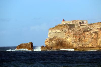 Faro y fuerte de Nazaré