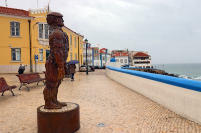 Estatua homenaje al pescador de Ericera