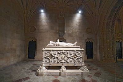 Capillas laterales con los sepulcros del rey Manuel I y su familia