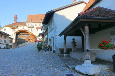 Lavadero y fuente en la plaza de La Gruyère