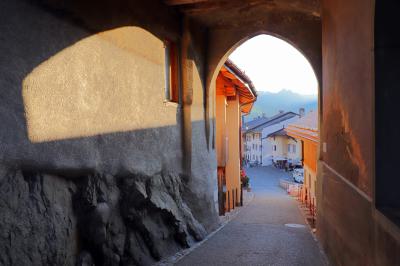 Puerta de la muralla del castillo