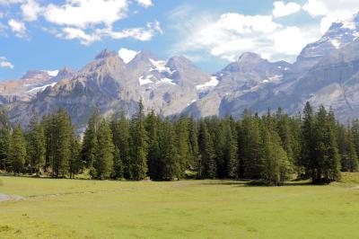 Camino al Lago glaciar Oeschinensee