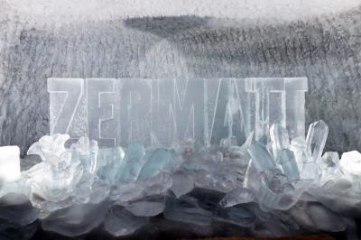 Anagrama de Zermatt en hielo